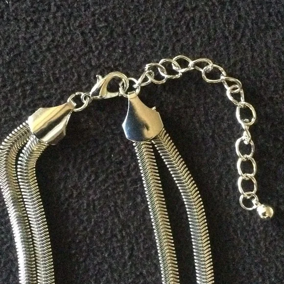 Silver Tone Adjustable Length Necklace - Picture 4 of 5